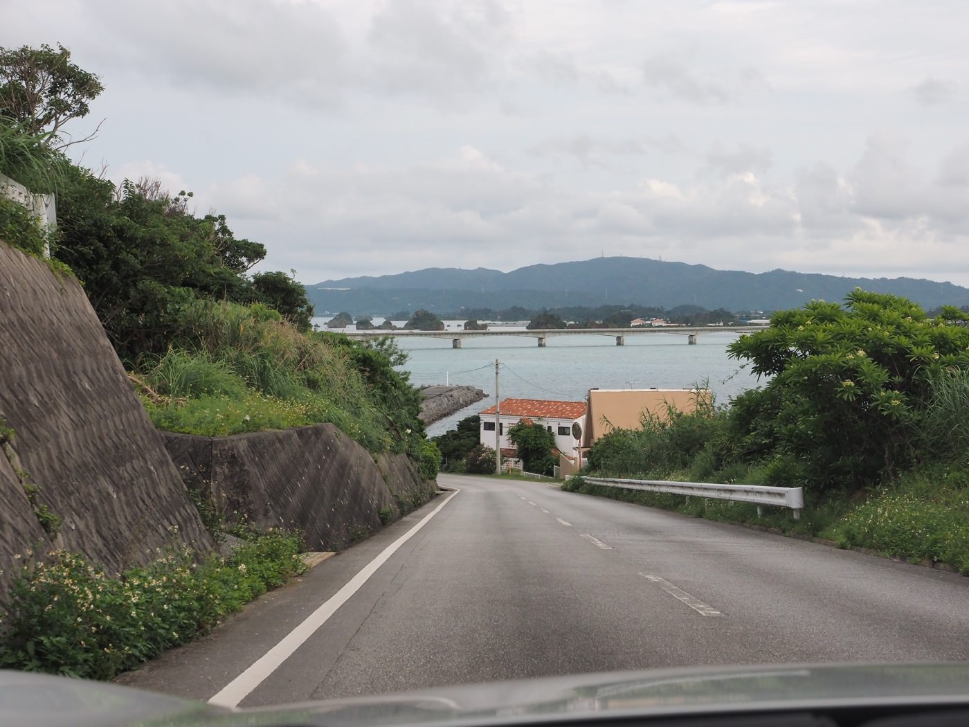 沖繩景點 租Mazda Miata小跑車與古宇利大橋 - 一口冒險 Bitesized Adventure