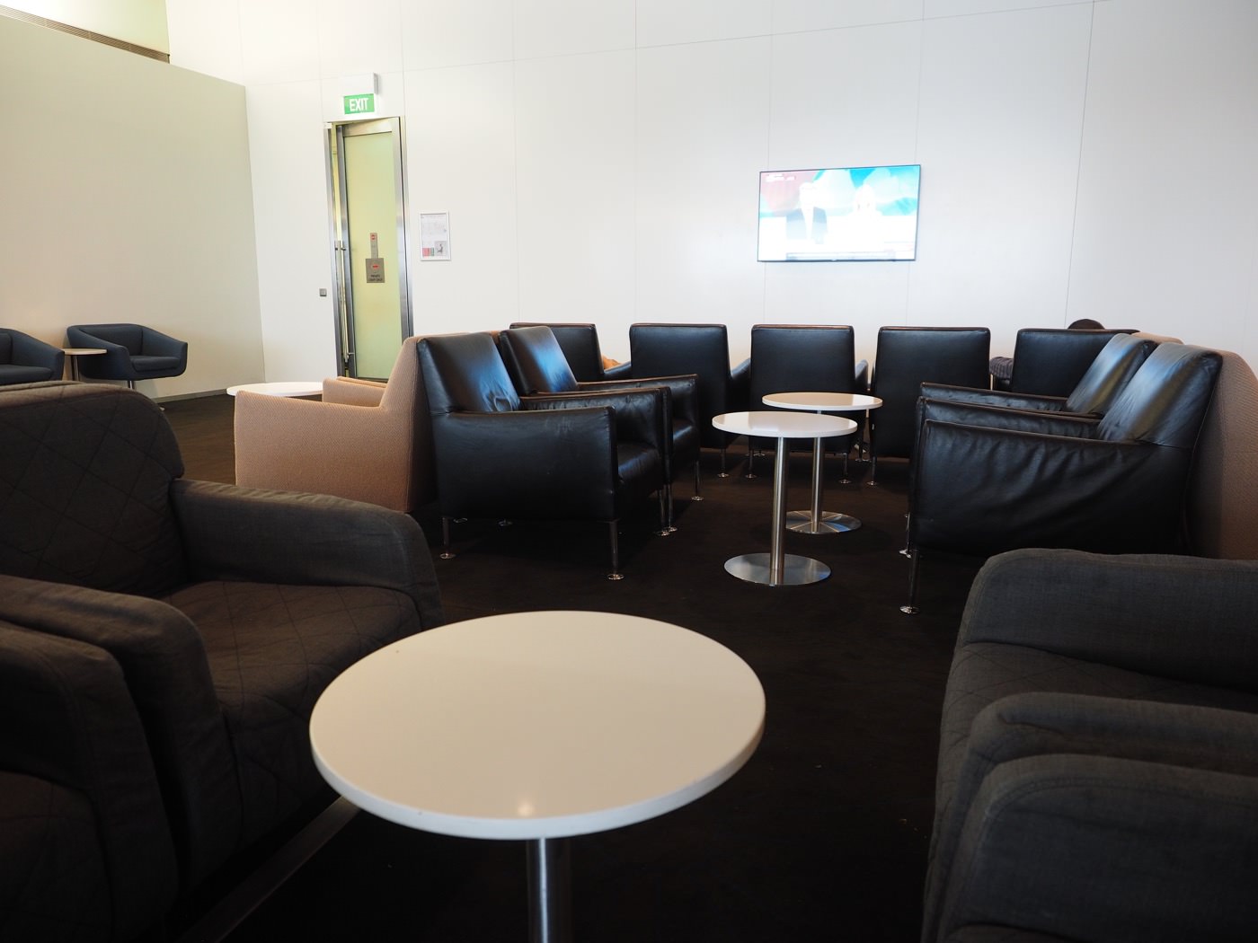 貴賓室 澳洲雪梨 機場貴賓室 澳洲航空商務貴賓室 Qantas Business Lounge - 一口冒險 Bitesized Adventure