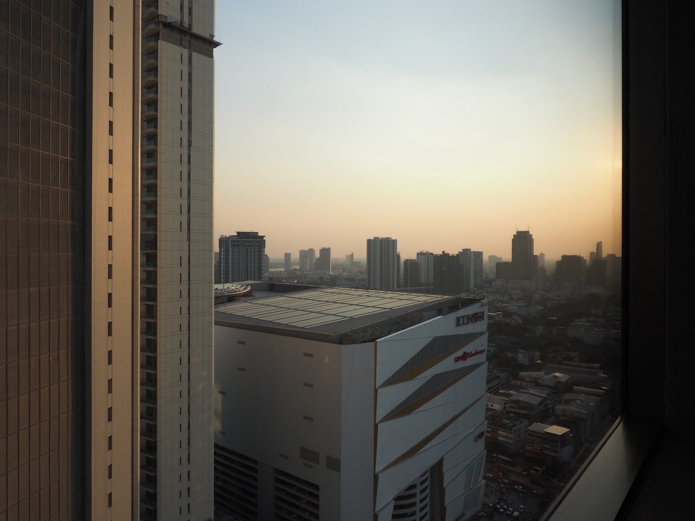 曼谷住宿 千禧希爾頓飯店 Millennium Hilton Bangkok - 升等行政客房 Executive Room - 一口冒險 Bitesized Adventure