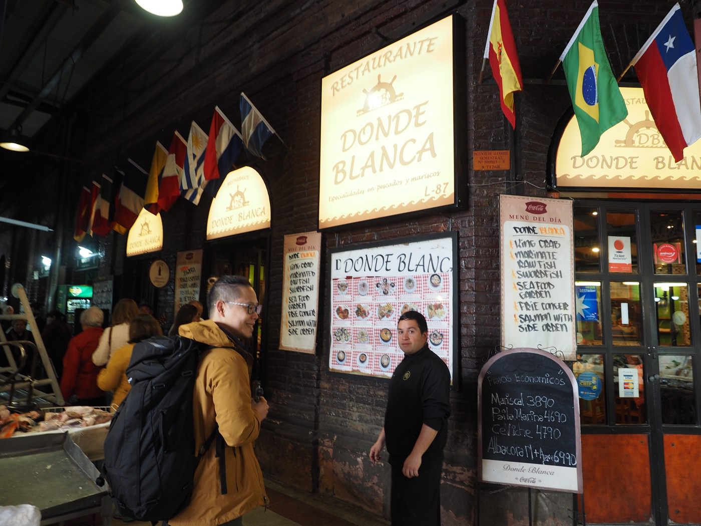聖地牙哥美食 武器廣場與中央市場吃海鮮 Donde Blanca 五十隻蚵仔海鮮湯 - 一口冒險 Bitesized Adventure