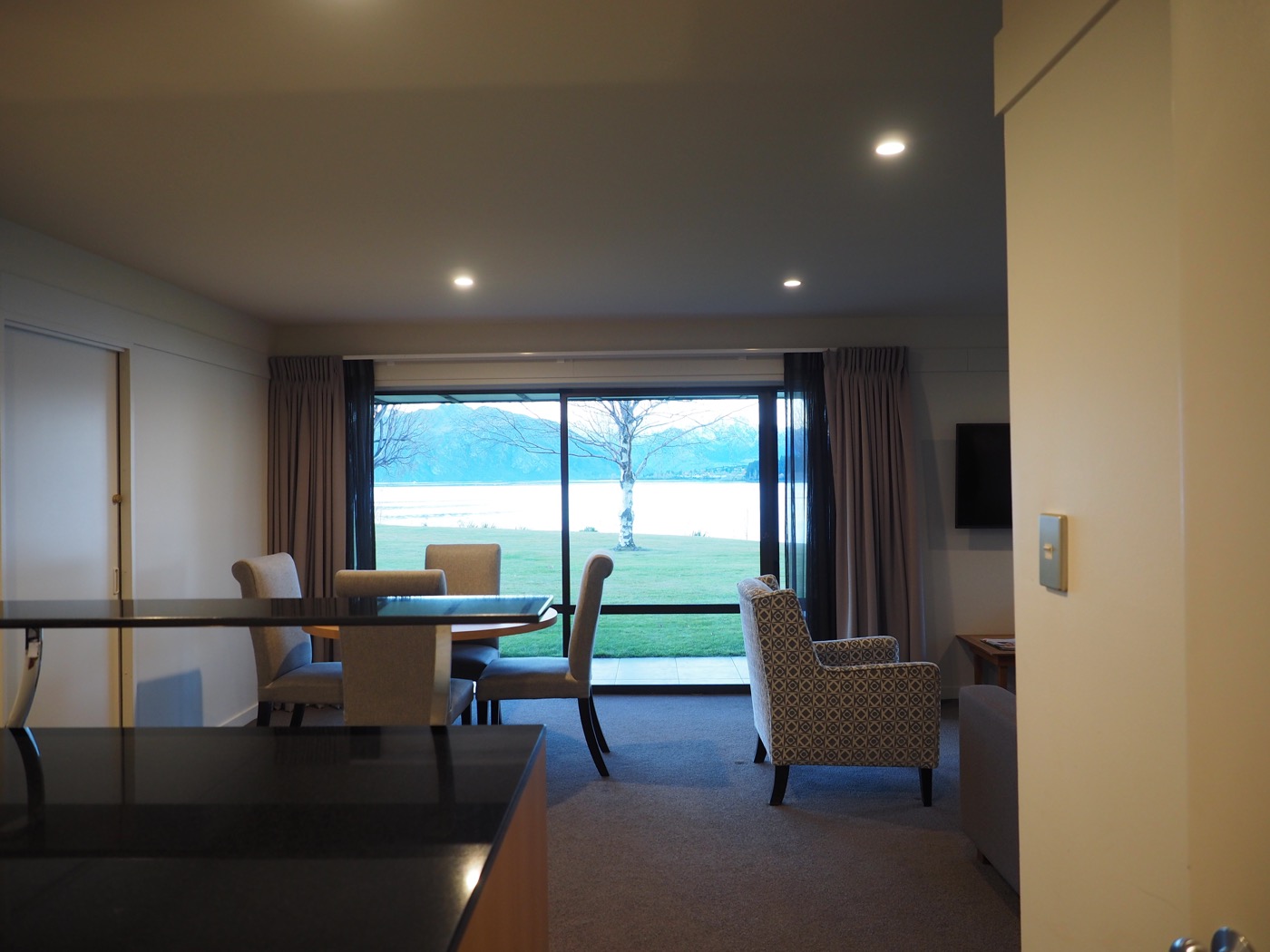 紐西蘭南島住宿 Lake Wanaka 瓦納卡 推薦度假飯店 Edgewater Wanaka – 湖景單房公寓 - 一口冒險 Bitesized Adventure