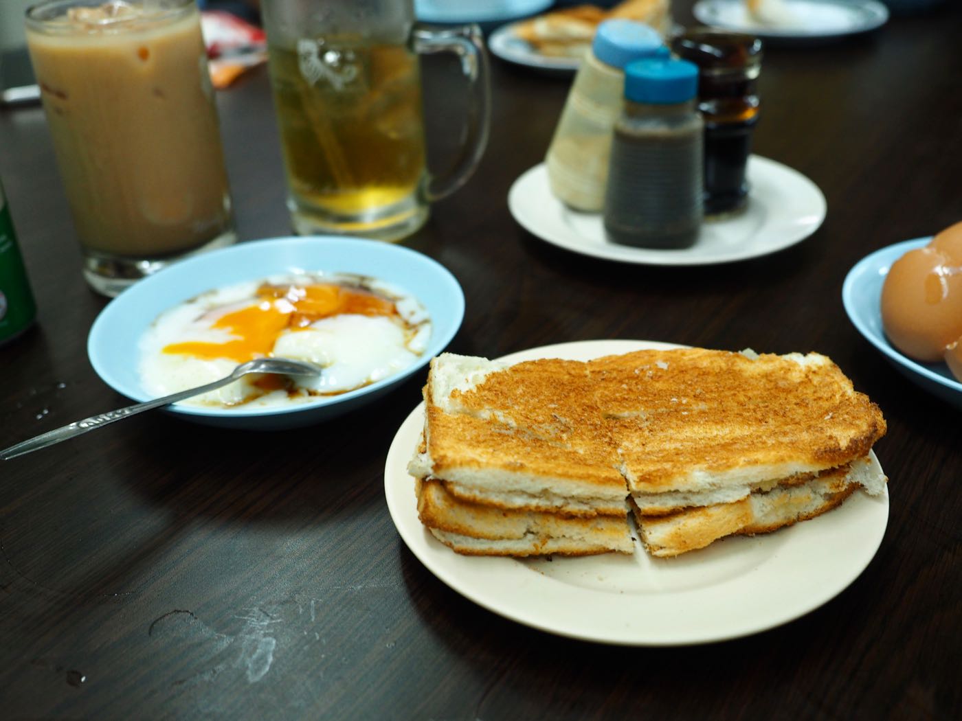 新加坡美食 東亞餐室 薄脆可口咖椰吐司與美味半熟蛋 - 一口冒險 Bitesized Adventure