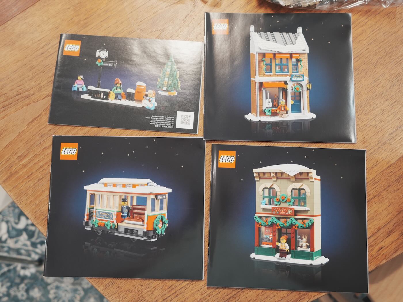 樂高 10308 節慶街道 - 2022 冬季村莊系列 - 一口冒險 Bitesized Adventure