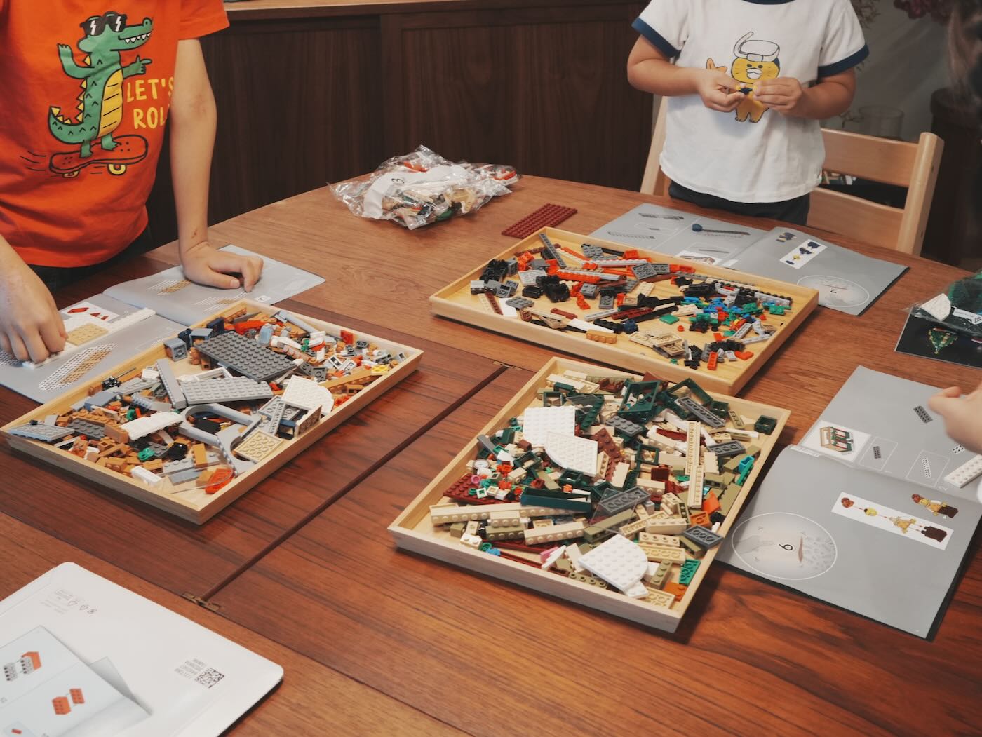 樂高 10308 節慶街道 - 2022 冬季村莊系列 - 一口冒險 Bitesized Adventure