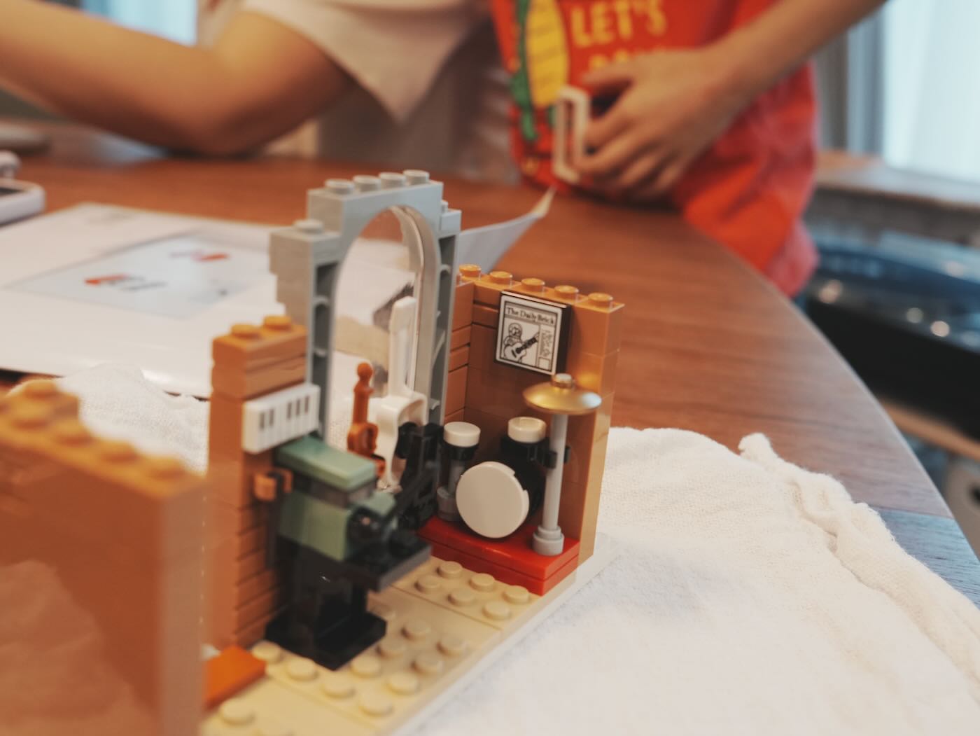 樂高 10308 節慶街道 - 2022 冬季村莊系列 - 一口冒險 Bitesized Adventure