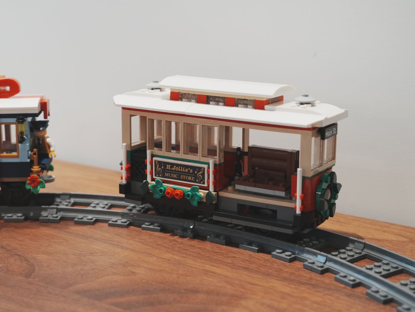 樂高 10308 節慶街道 - 2022 冬季村莊系列 - 一口冒險 Bitesized Adventure