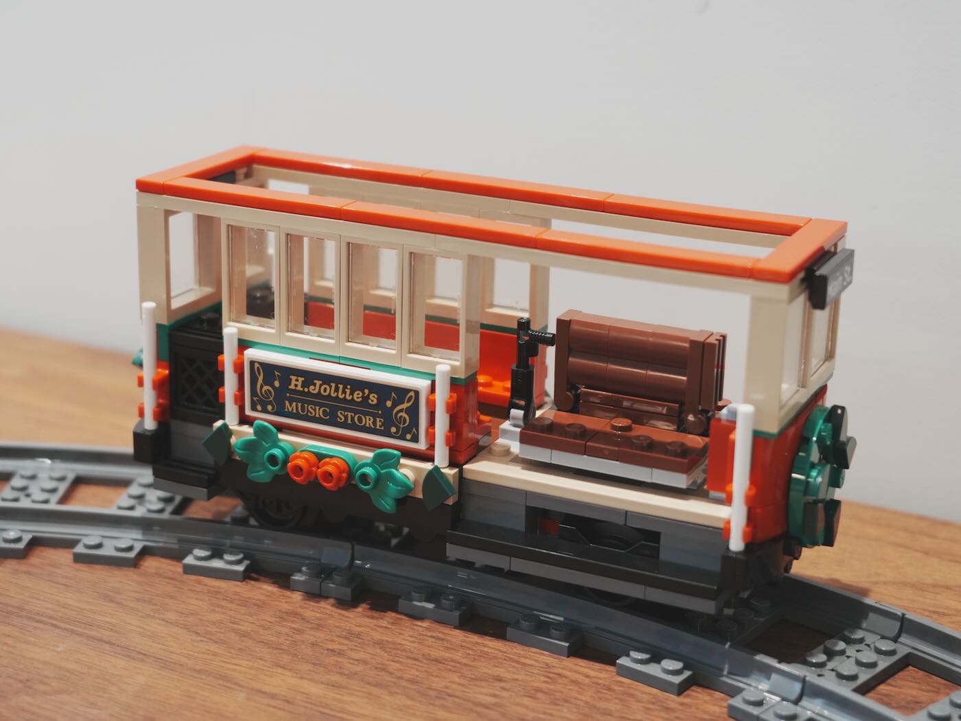 樂高 10308 節慶街道 - 2022 冬季村莊系列 - 一口冒險 Bitesized Adventure