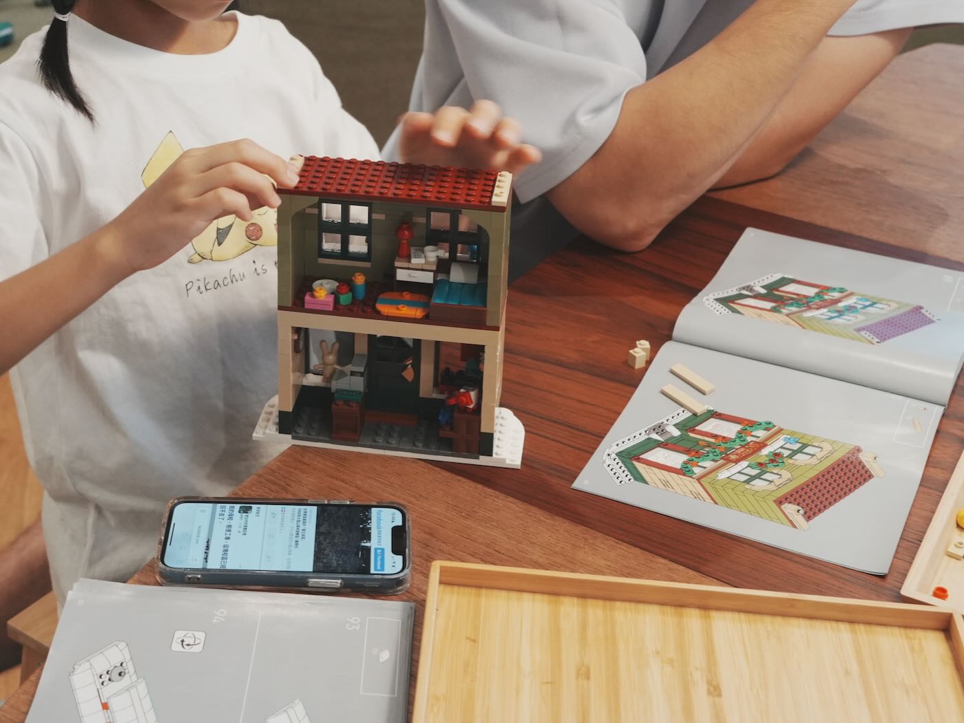 樂高 10308 節慶街道 - 2022 冬季村莊系列 - 一口冒險 Bitesized Adventure