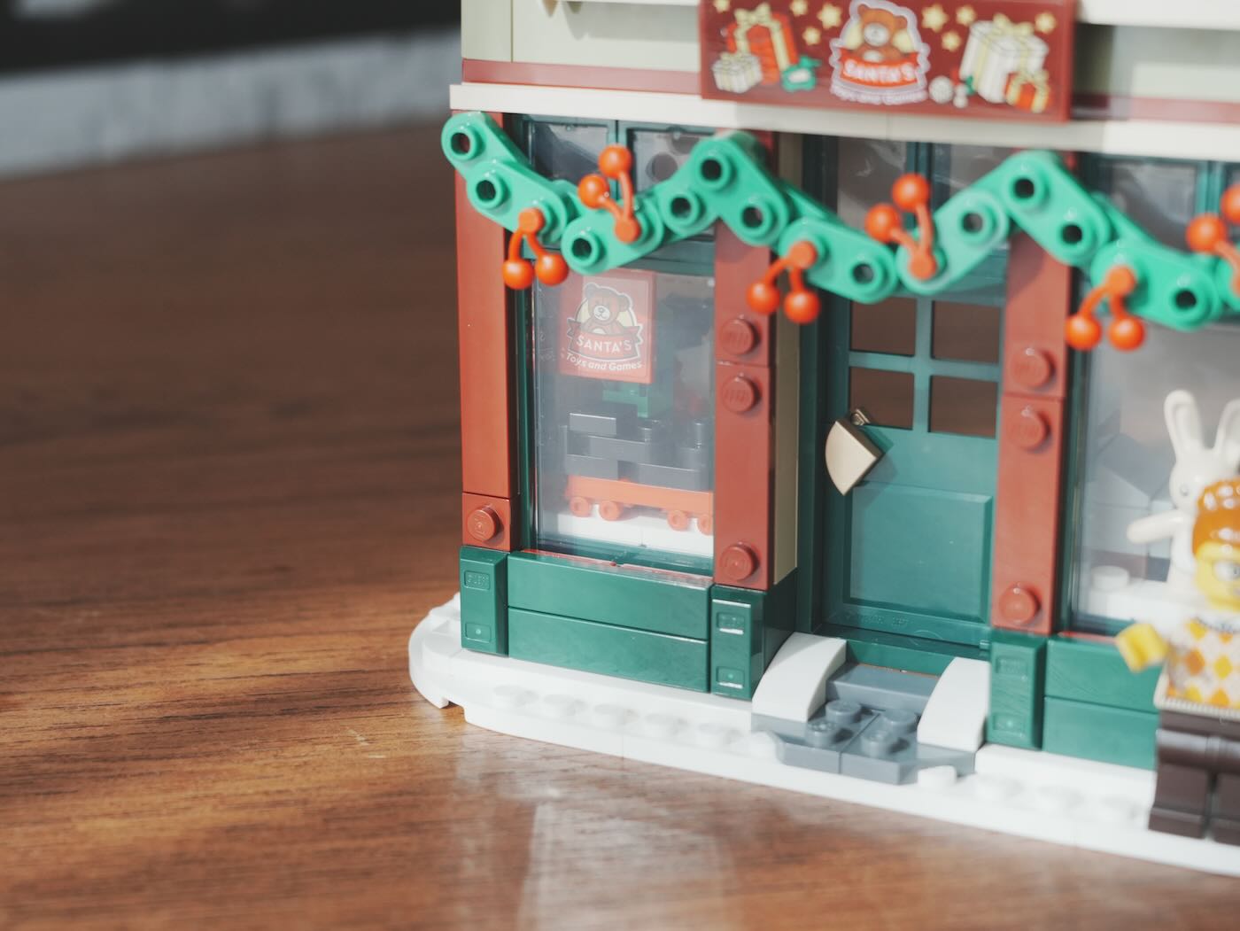 樂高 10308 節慶街道 - 2022 冬季村莊系列 - 一口冒險 Bitesized Adventure