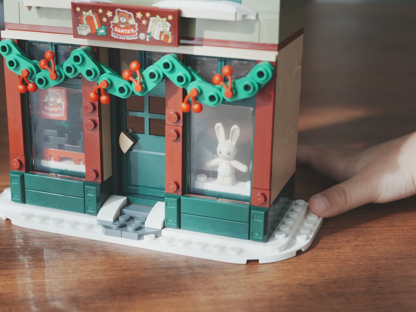 樂高 10308 節慶街道 - 2022 冬季村莊系列 - 一口冒險 Bitesized Adventure