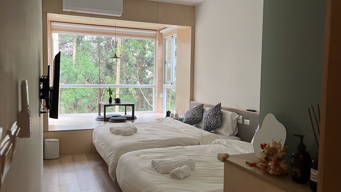 嘉縣住宿 阿里山鄉 十字鳴心旅宿 迷霧四人房 - 一口冒險 Bitesized Adventure