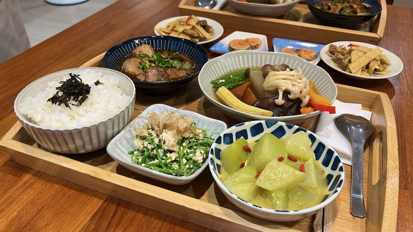 嘉縣住宿 阿里山鄉 十字鳴心旅宿 迷霧四人房 - 一口冒險 Bitesized Adventure