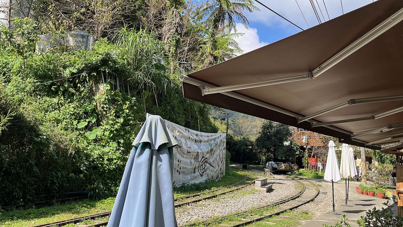 嘉縣住宿 阿里山鄉 十字鳴心旅宿 迷霧四人房 - 一口冒險 Bitesized Adventure