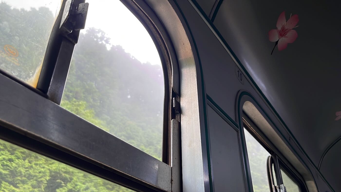 嘉縣住宿 阿里山鄉 十字鳴心旅宿 迷霧四人房 - 一口冒險 Bitesized Adventure