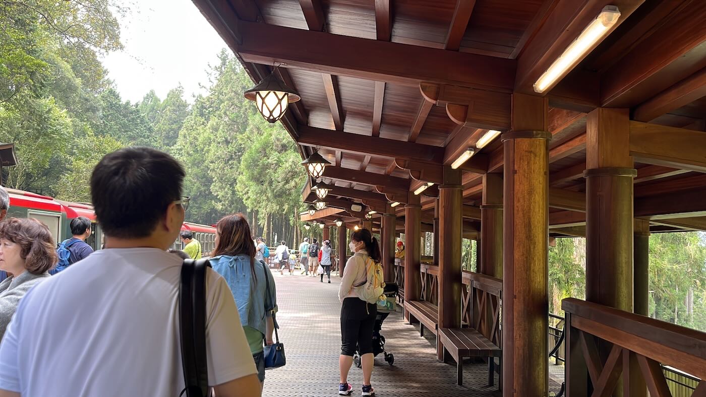 嘉縣住宿 阿里山鄉 十字鳴心旅宿 迷霧四人房 - 一口冒險 Bitesized Adventure