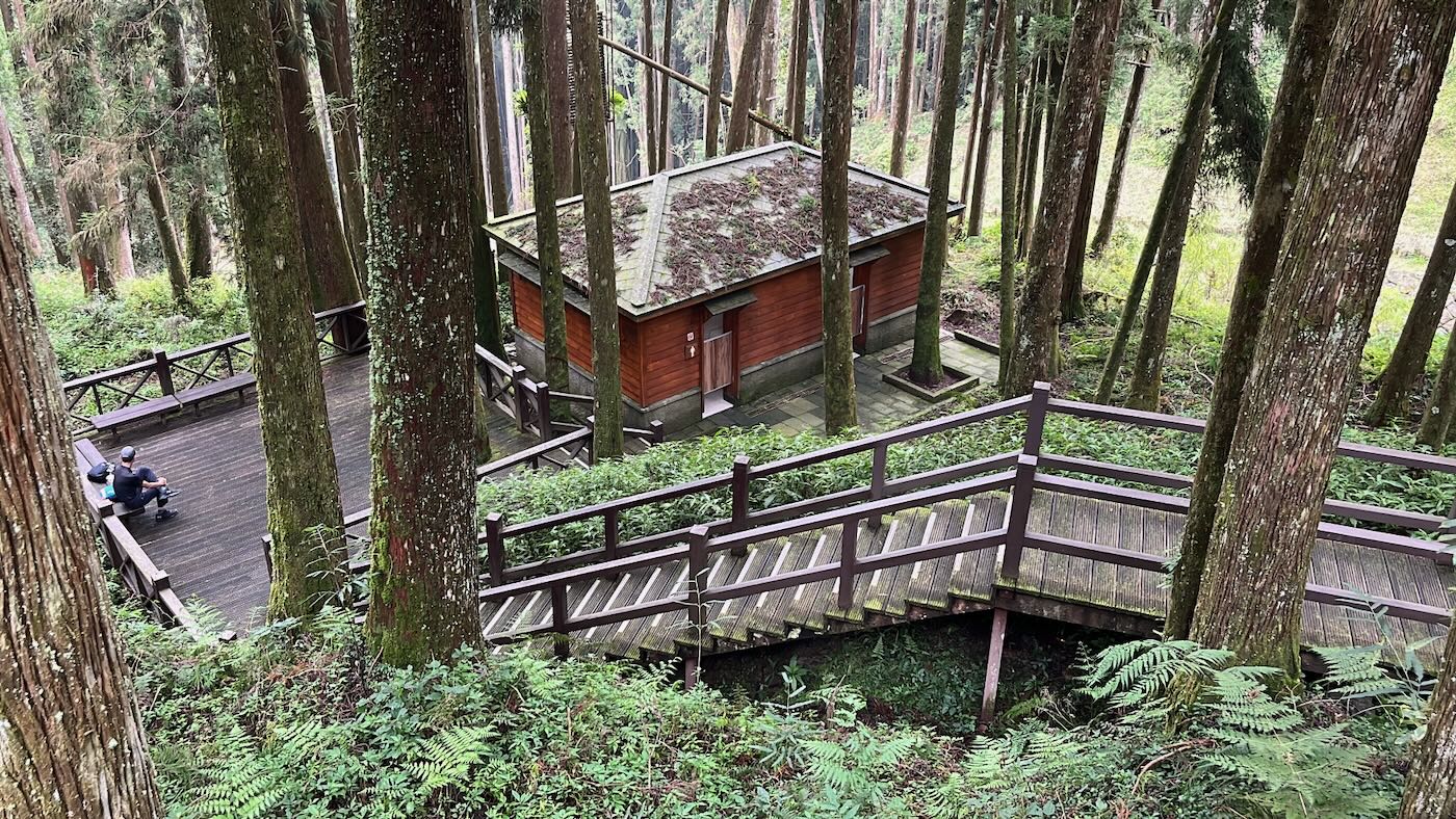 嘉縣住宿 阿里山鄉 十字鳴心旅宿 迷霧四人房 - 一口冒險 Bitesized Adventure